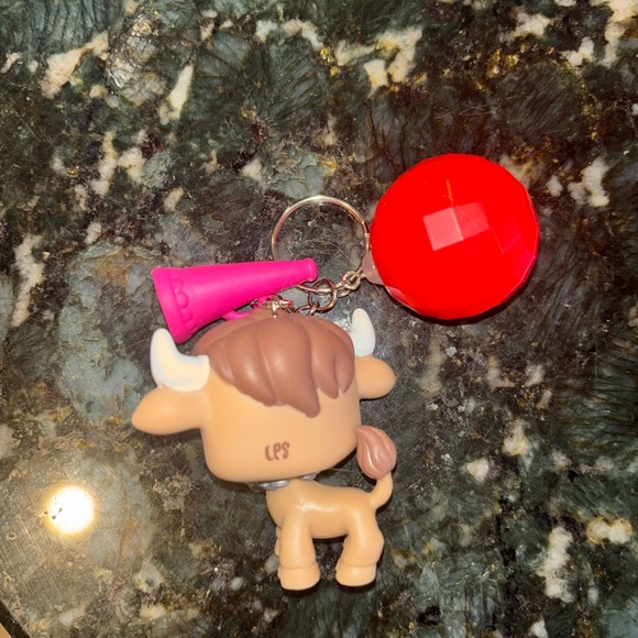 Littlest Pet Shop bison keychain - Picture 4 of 7